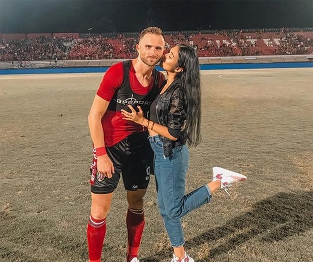 Емотивне сцене на утакмици: Спасојевић девет дана после смрти супруге постигао гол и расплакао се (ФОТО/ВИДЕО)